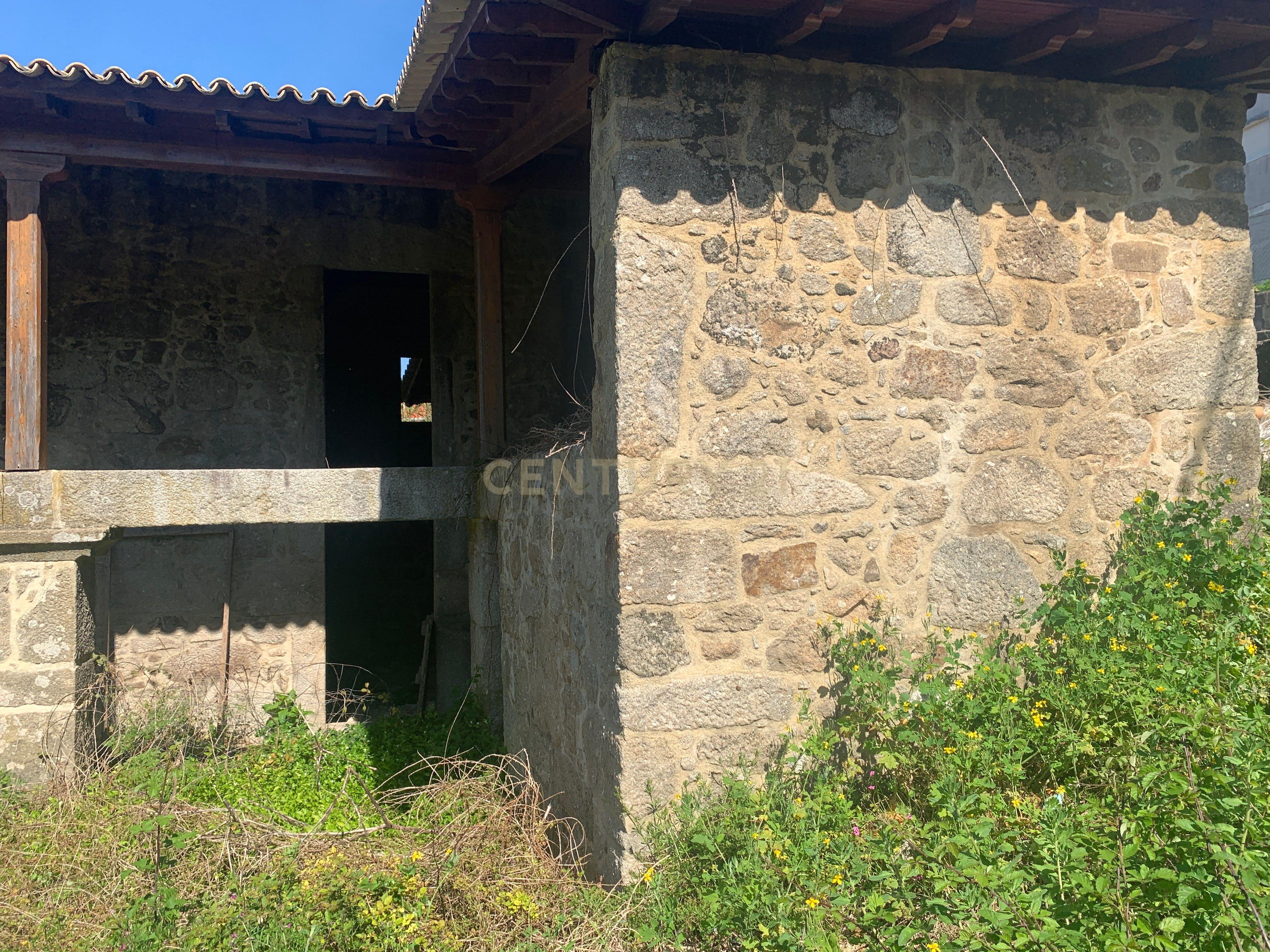 Quinta em pico de Regalados, vila verde com Casa smi restaurada - Image 17