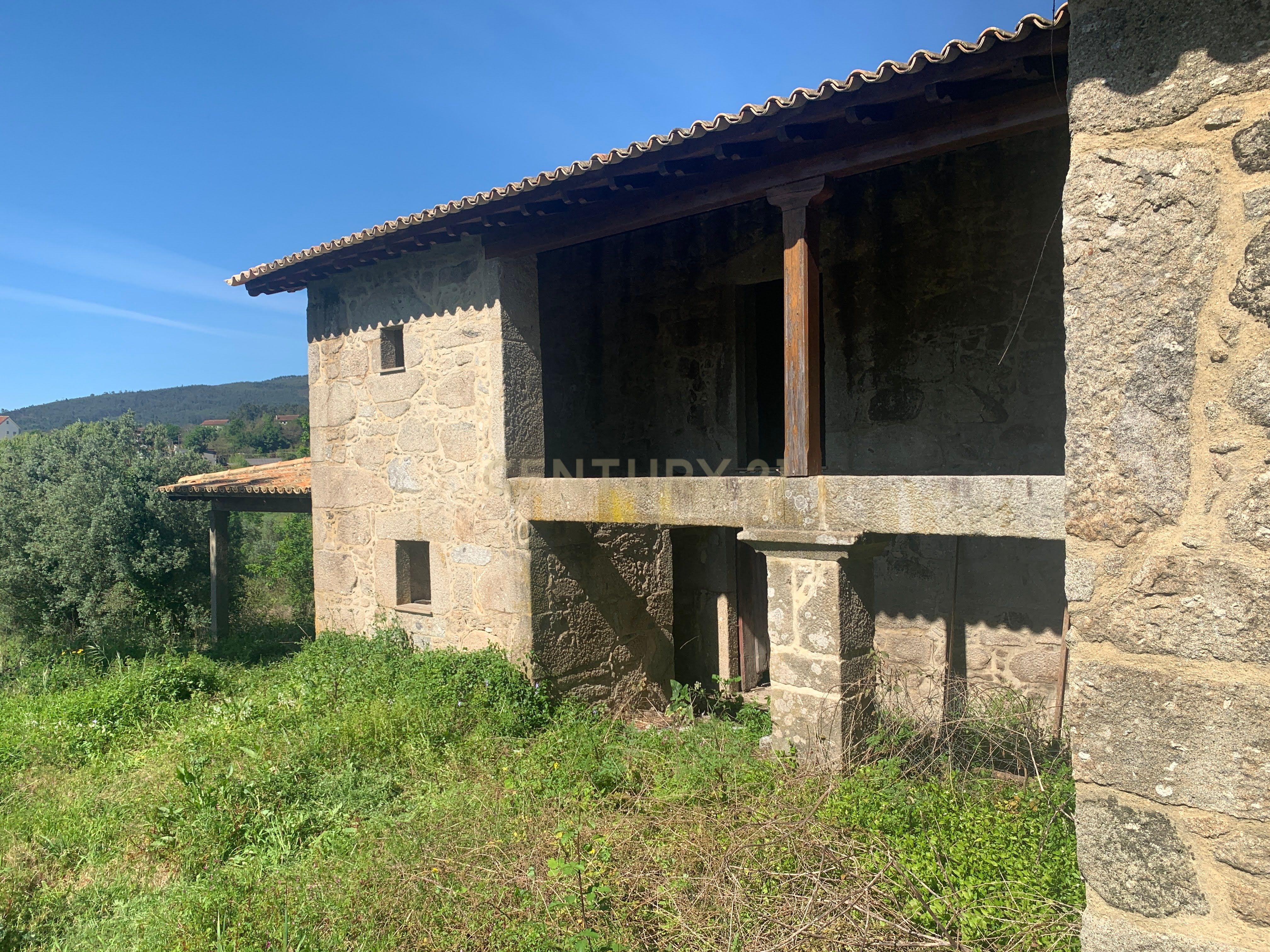 Quinta em pico de Regalados, vila verde com Casa smi restaurada - Image 35