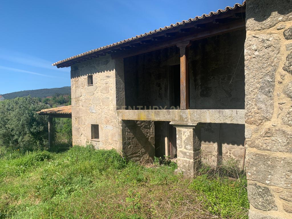 Quinta em pico de Regalados, vila verde com Casa smi restaurada - Image 35