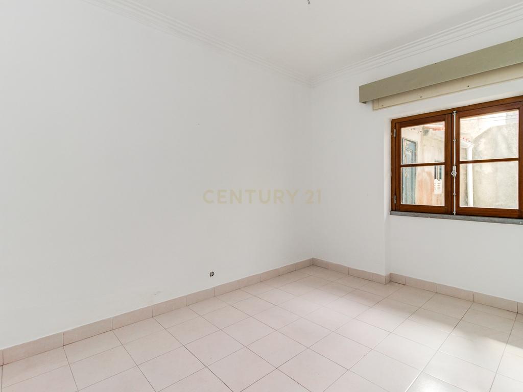 CONCELHO DE MAFRA .MORADIA TÉRREA .  LOGRADOURO DE 20M2. A 20 MINUTOS DE LISBOA - Image 15