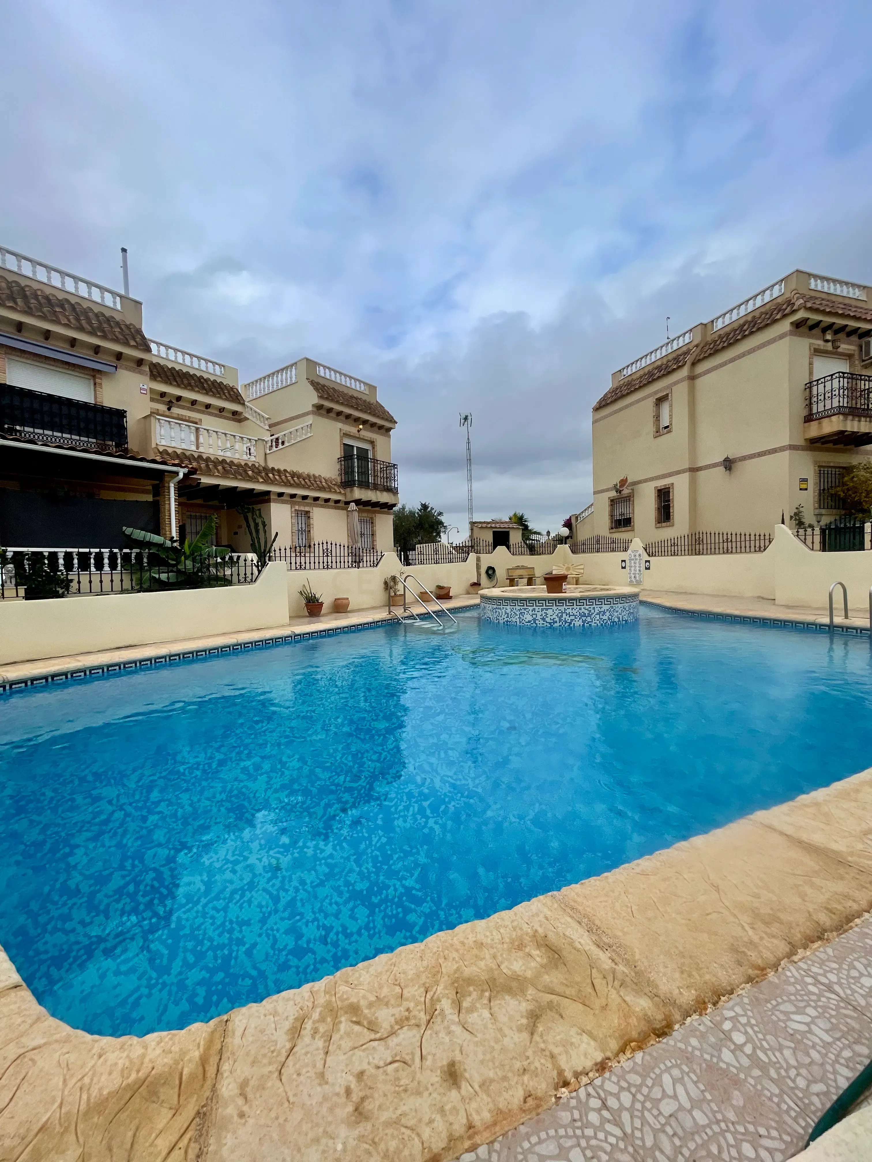 Casa Moderna com Terraço em Alacant por 148.000€ - Image 2