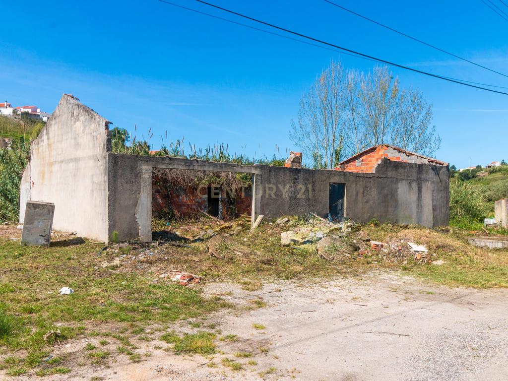 Propriedade com 194m2 de área de construção e 524 m2 de área total - Image 9