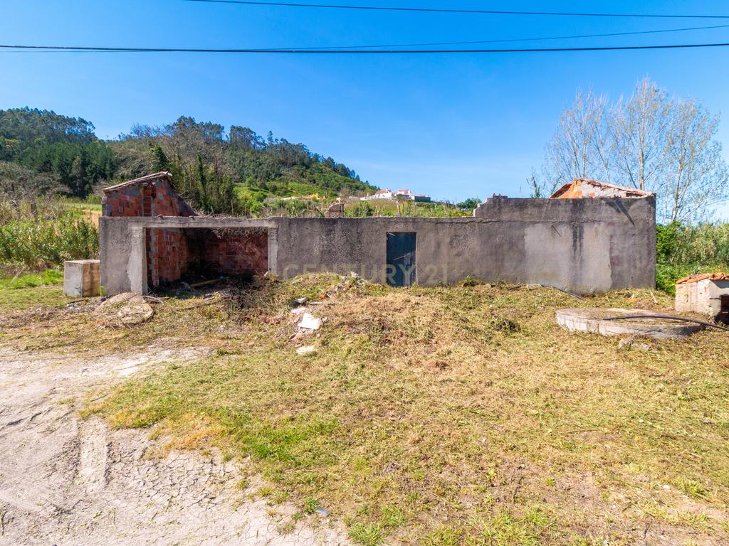Propriedade com 194m2 de área de construção e 524 m2 de área total - Image 4