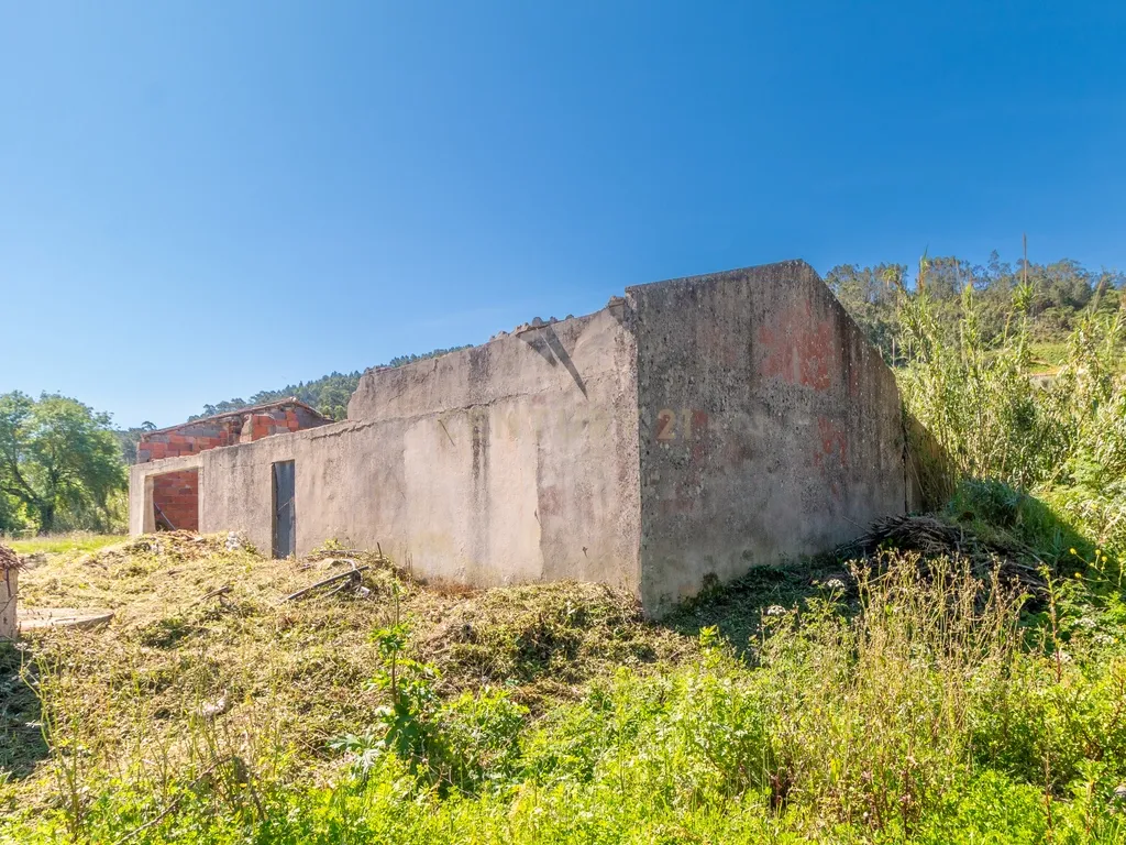 Propriedade com 194m2 de área de construção e 524 m2 de área total - Image 19