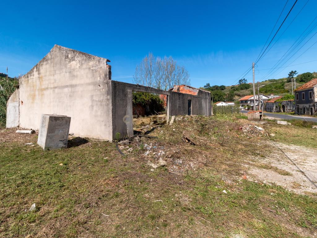 Propriedade com 194m2 de área de construção e 524 m2 de área total - Image 14