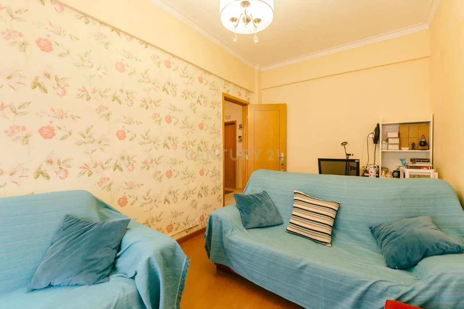 Apartamento T3 com varanda em Sacavém - Image 8