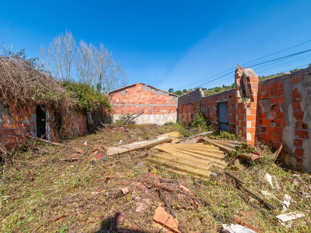 Propriedade com 194m2 de área de construção e 524 m2 de área total - Image 13