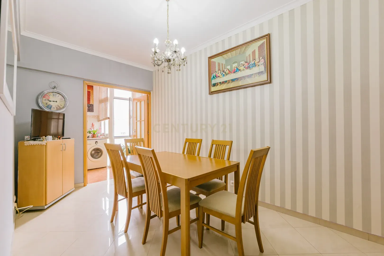 Apartamento T3 com varanda em Sacavém - Image 5