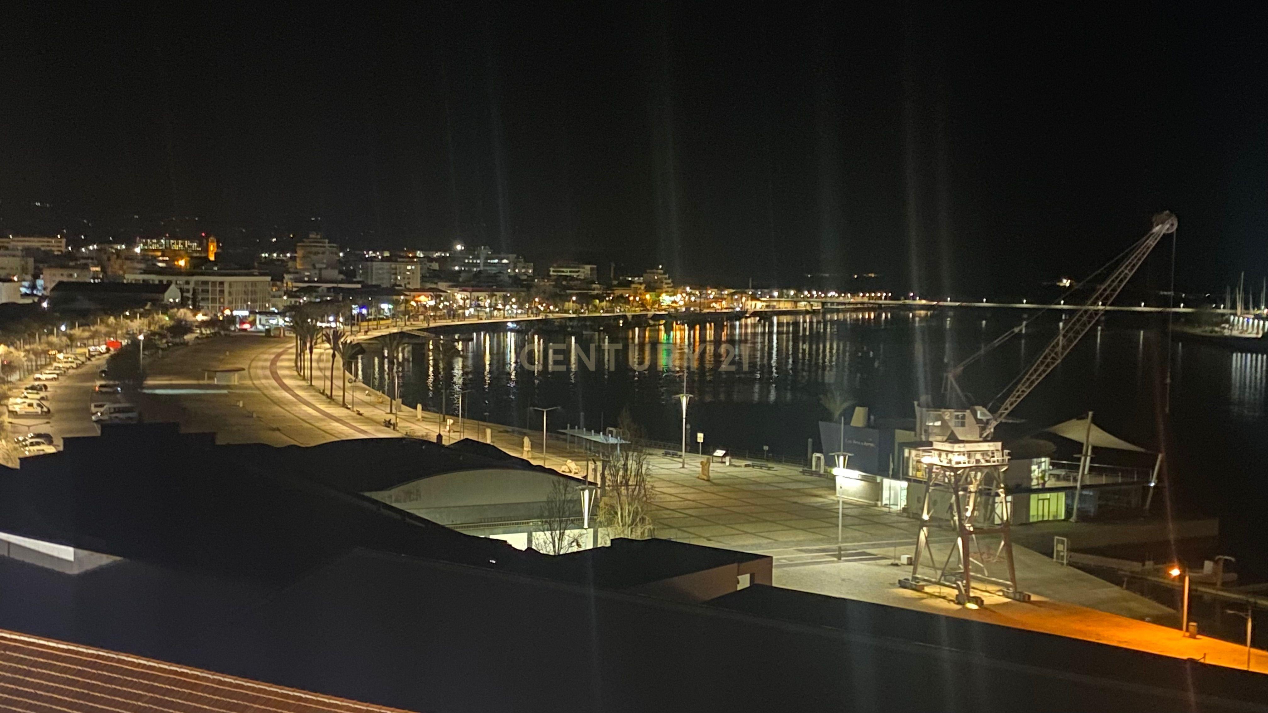 T2 com Vista para Marina Portimão - Image 1