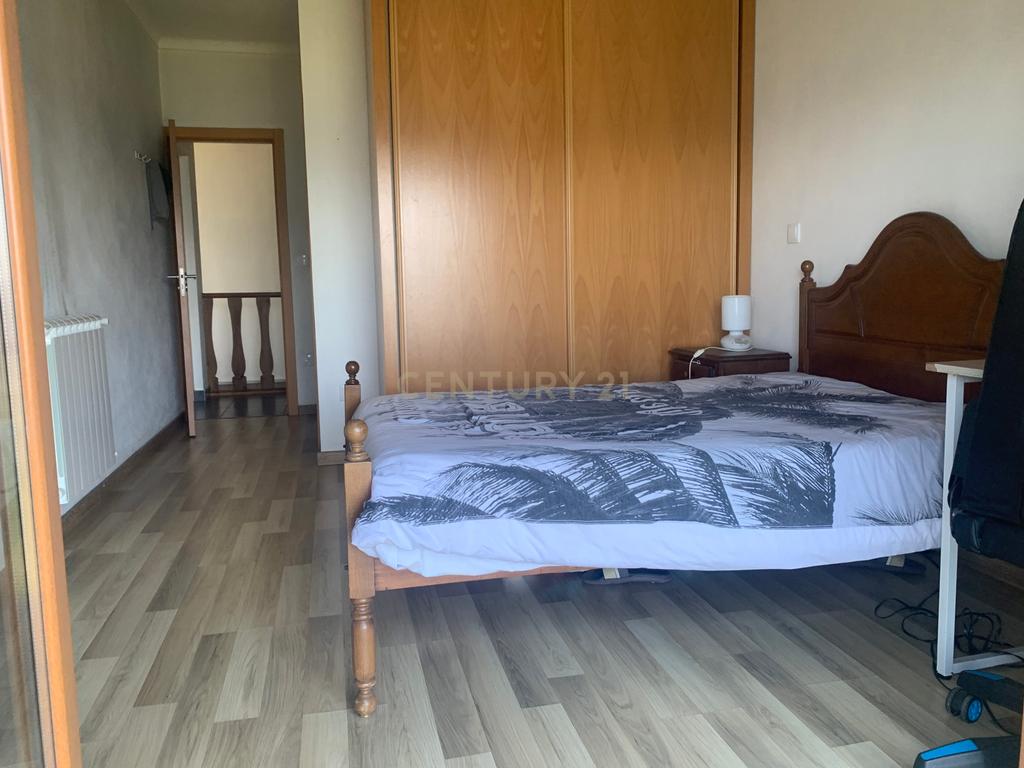 Duas Casas na zona do Gerês com 3 Suites e  vistas rio - Image 12