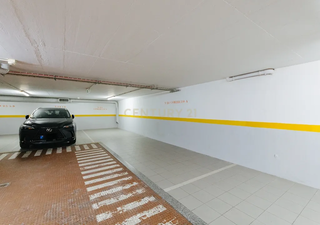 Loja/Escritório no Areeiro, com 2 lugares de estacionamento - Image 28