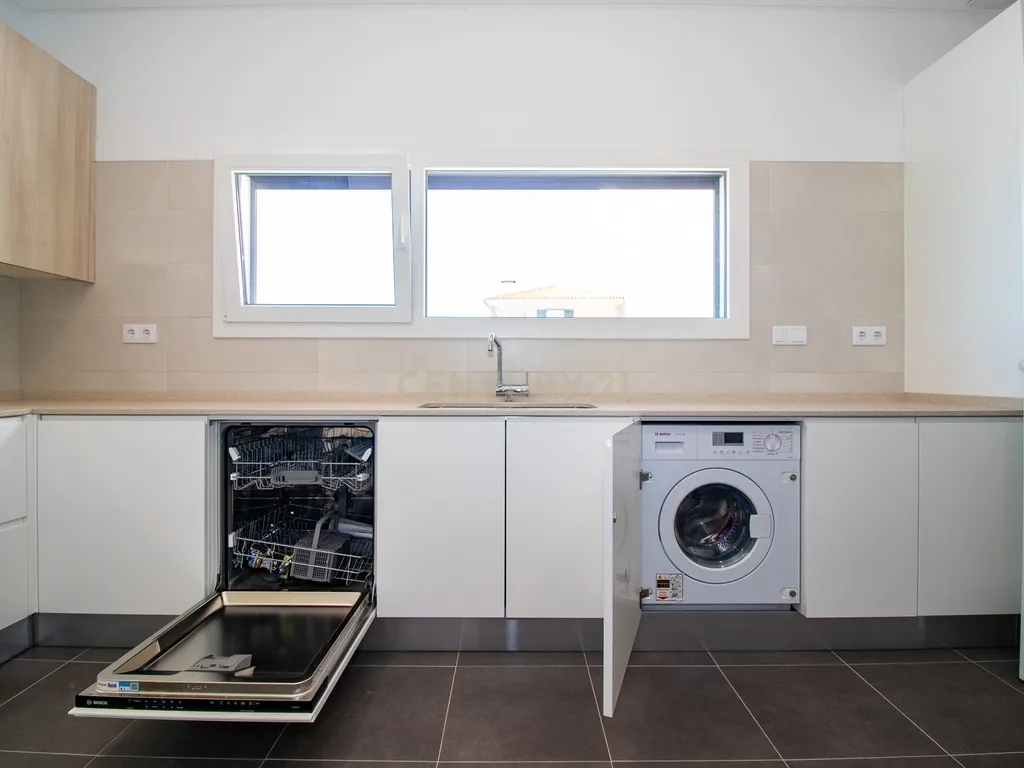 Moradia T3 em Torres Vedras: Pronta para Morar! - Image 26