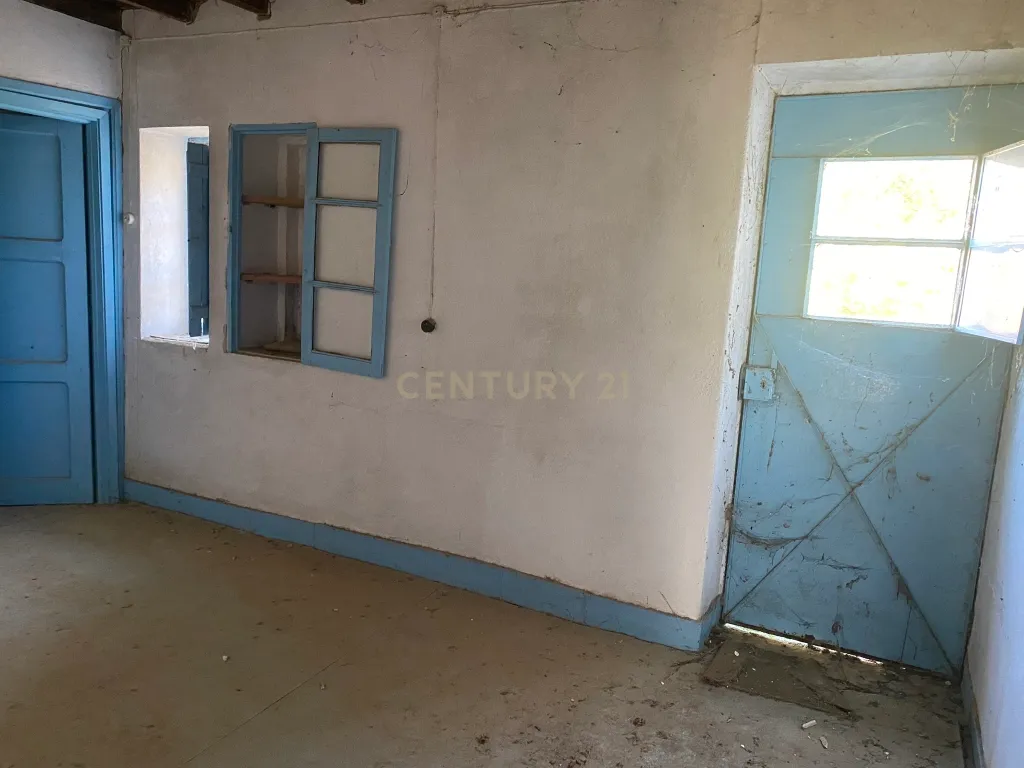 Moradia T3 para remodelar com Logradouro | Lousa| Escalos de Cima| Castelo Branco - Image 16