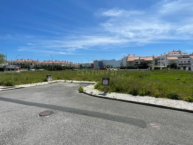 Sintra Lourel - lote de terreno urbano 3,639,75m2 - Image 1