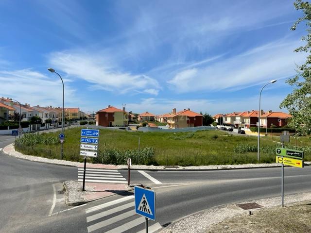 Sintra Lourel - lote de terreno urbano 3,639,75m2 - Image 10