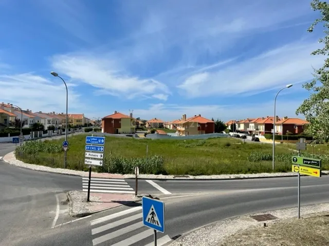 Sintra Lourel - lote de terreno urbano 3,639,75m2 - Image 10