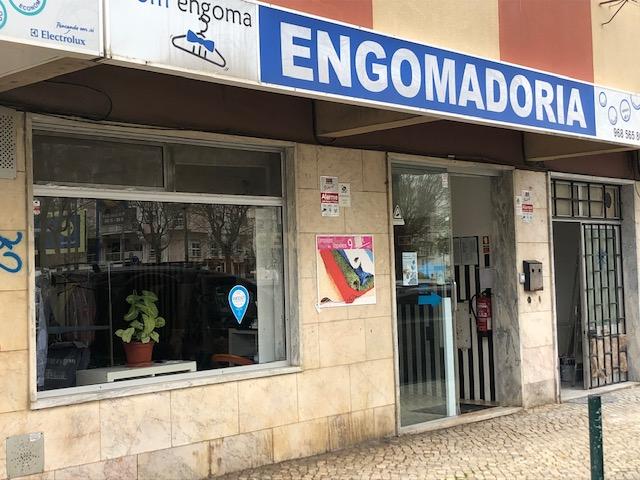 Venda de Loja de 78m2 arrendada a uma Engomadoria em rio de Mouro - Excelente oportunidade de negócio - Image 2