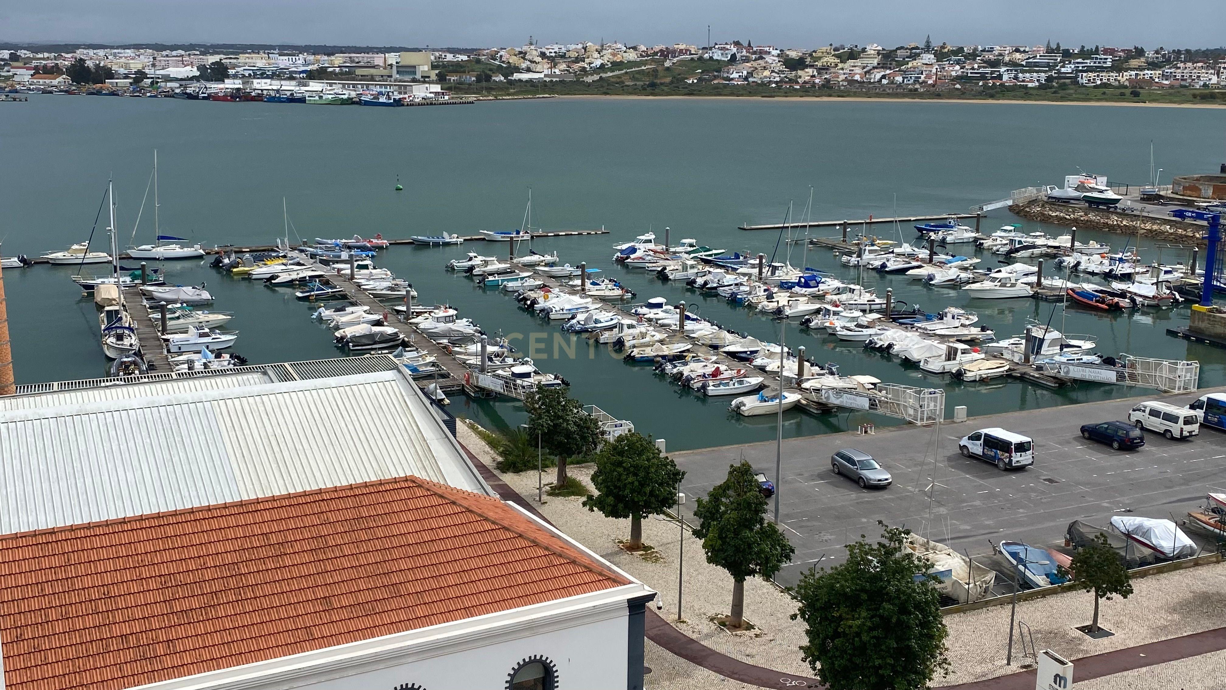 T2 com Vista para Marina Portimão - Image 18