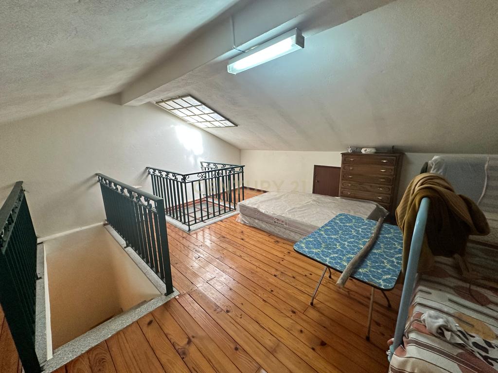 Moradia T4 em Escalhão, Figueira Castelo Rodrigo - Image 83