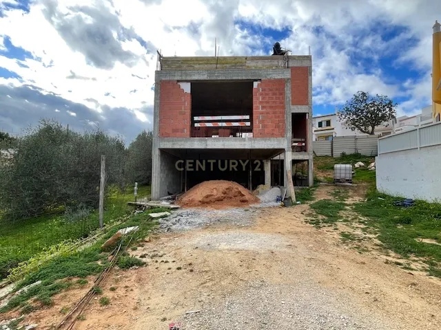 Magnífica moradia moderna com cave, jardim, piscina e vista fabulosa! - Image 8