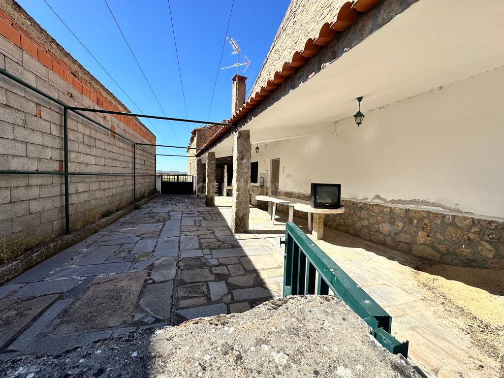 Moradia T4 em Escalhão, Figueira Castelo Rodrigo - Image 34