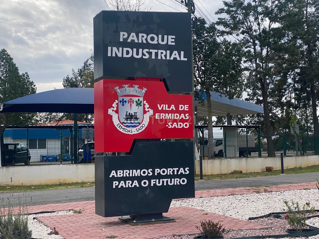 Armazém 1545m2 Ermidas do Sado - Image 2