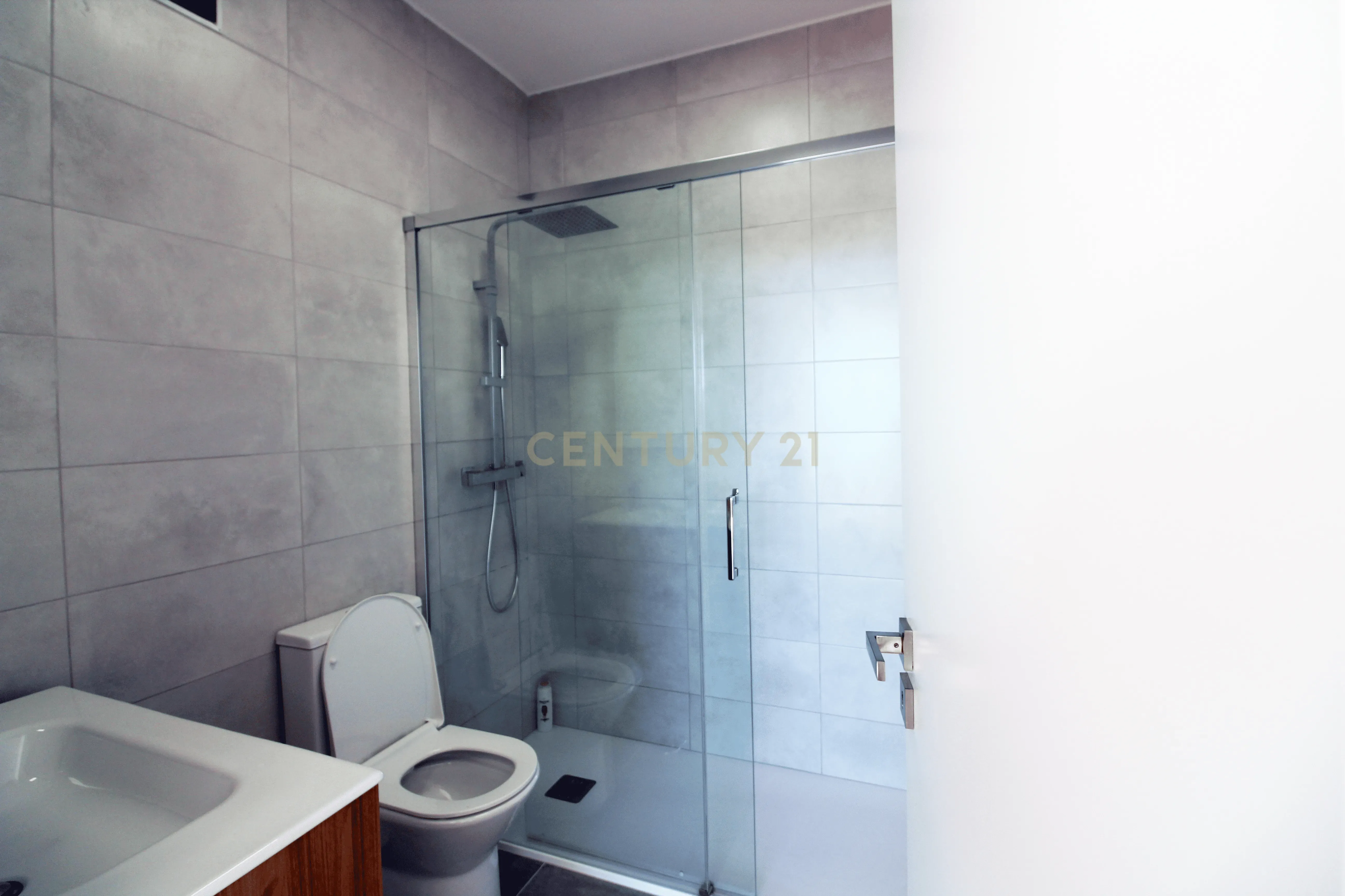 Apartamento T2 em Benfica - Arrendado, contrato recente. - Image 18