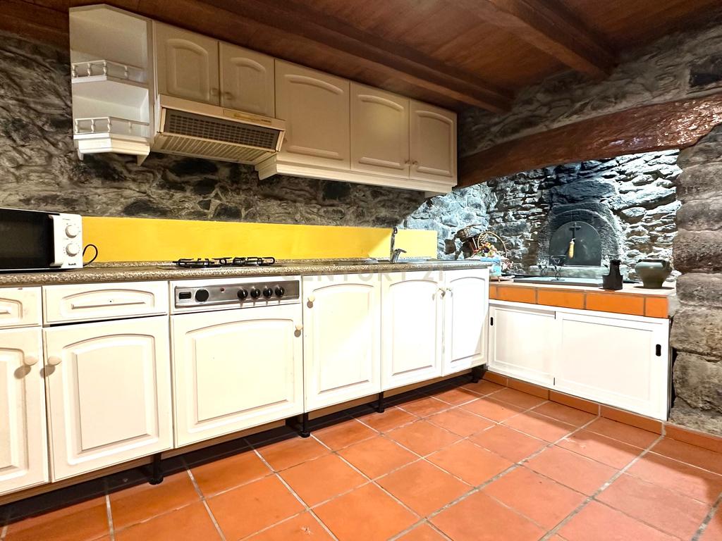 VENDE-SE | 2 CASAS + 1 TERRENO | CANDELÁRIA, RIBEIRA BRAVA - Image 11