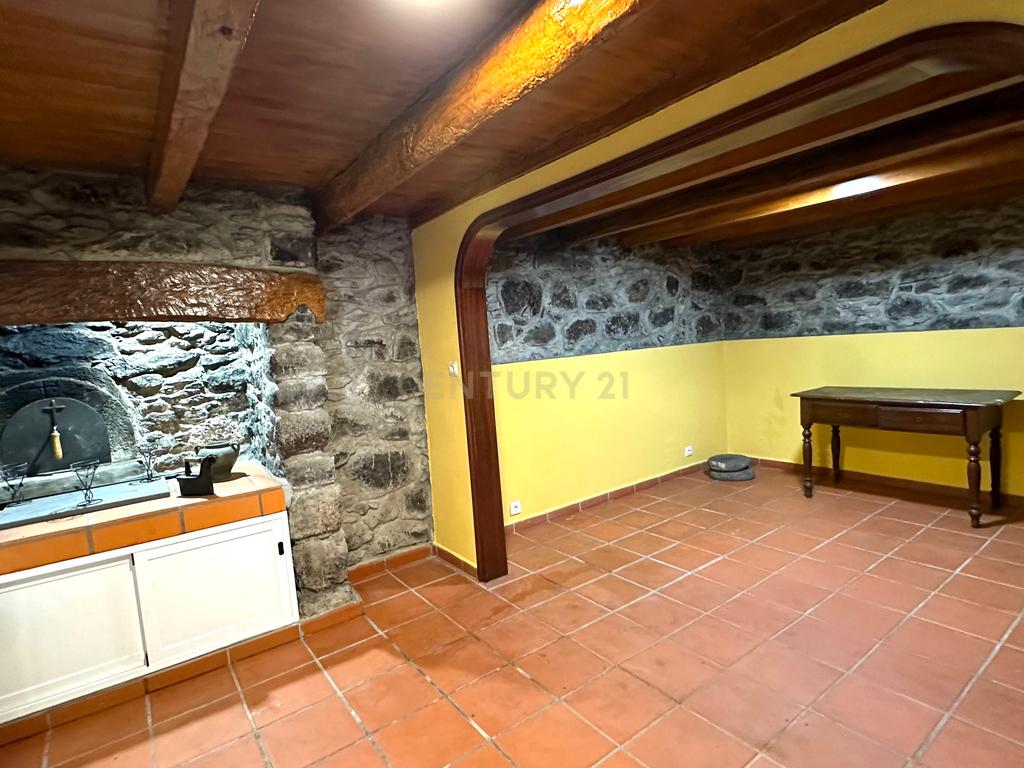 VENDE-SE | 2 CASAS + 1 TERRENO | CANDELÁRIA, RIBEIRA BRAVA - Image 8
