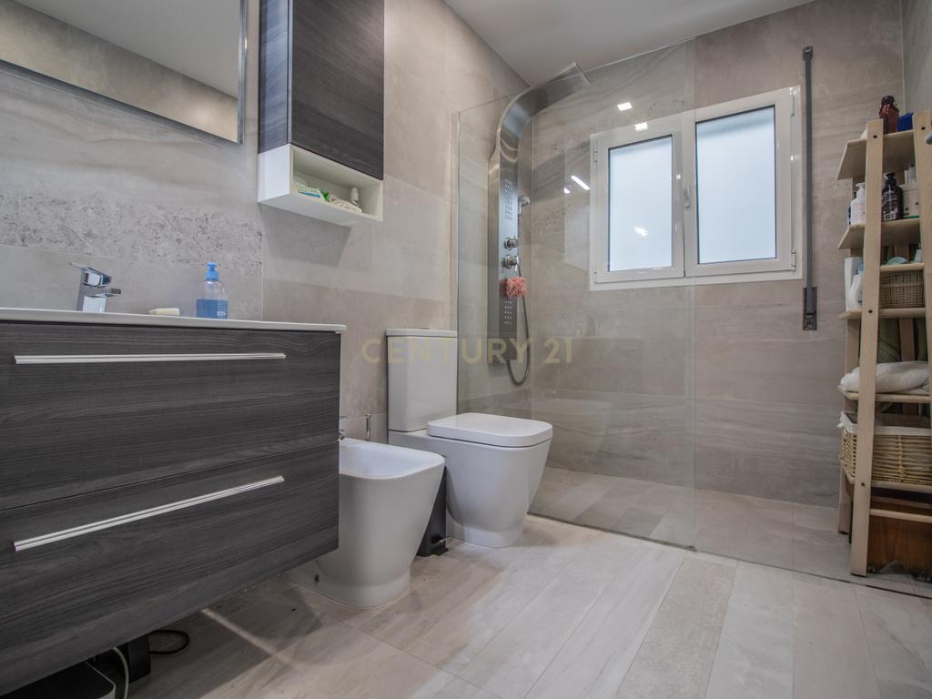 Moradia T8 com piso térreo adaptado, pátio interior, churrasqueira, jardim e horta no Paião, Figueira da Foz - Image 15