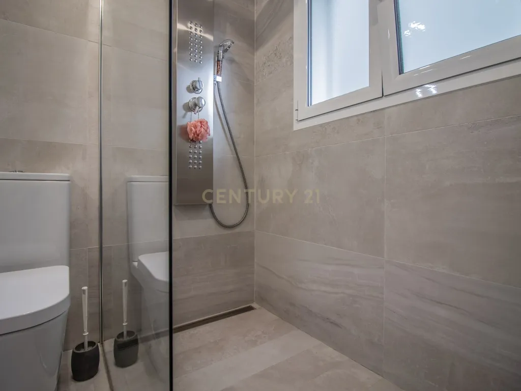 Moradia T8 com piso térreo adaptado, pátio interior, churrasqueira, jardim e horta no Paião, Figueira da Foz - Image 16