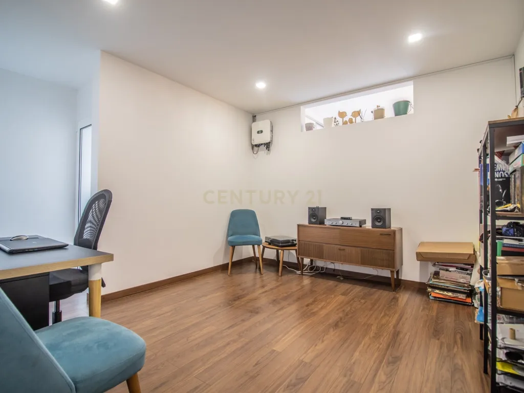 Moradia T8 com piso térreo adaptado, pátio interior, churrasqueira, jardim e horta no Paião, Figueira da Foz - Image 17