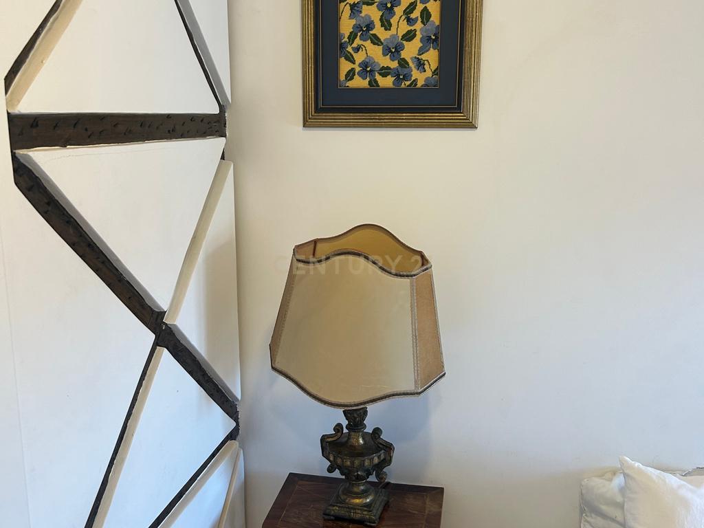 Apartamento T3 renovado e mobilado na Rua dos Fanqueiros - Image 2
