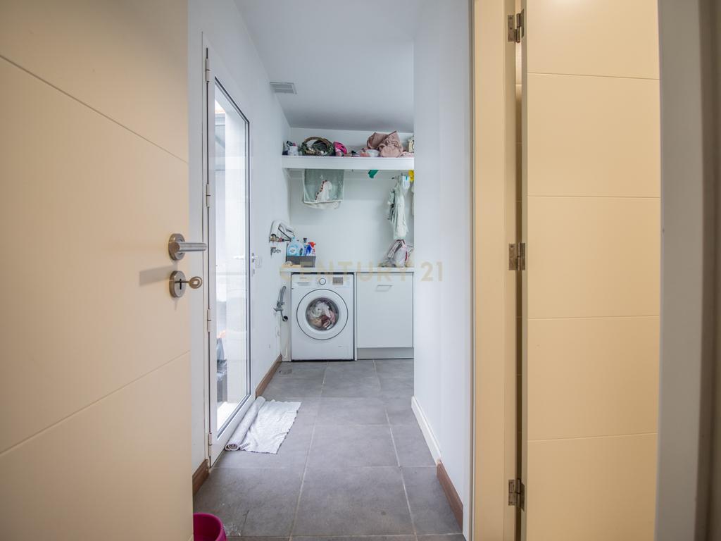 Moradia T8 com piso térreo adaptado, pátio interior, churrasqueira, jardim e horta no Paião, Figueira da Foz - Image 56