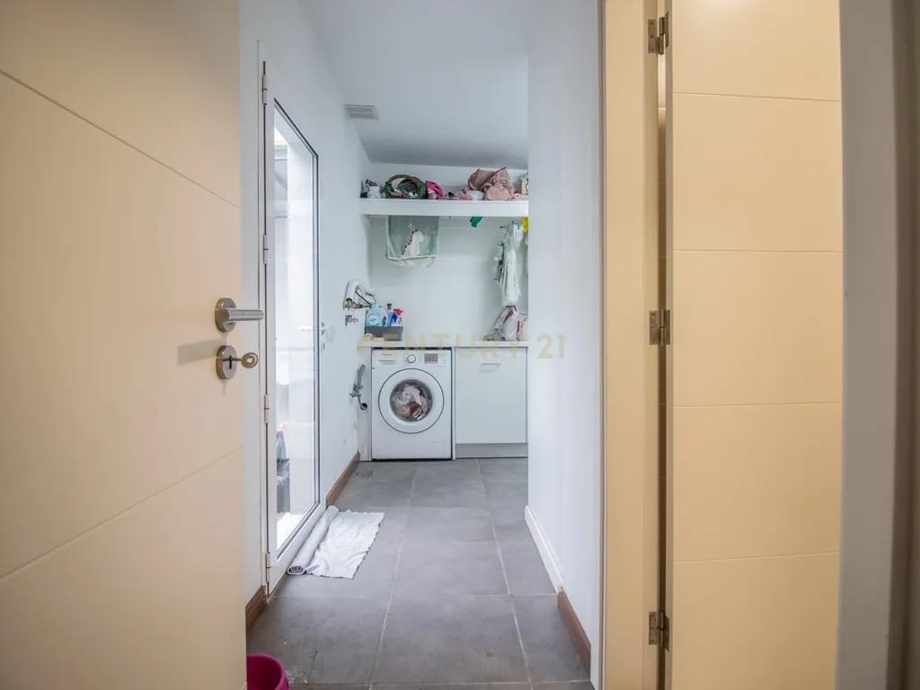 Moradia T8 com piso térreo adaptado, pátio interior, churrasqueira, jardim e horta no Paião, Figueira da Foz - Image 56