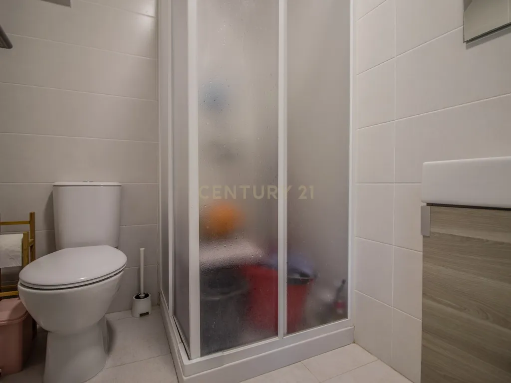 Moradia T8 com piso térreo adaptado, pátio interior, churrasqueira, jardim e horta no Paião, Figueira da Foz - Image 57