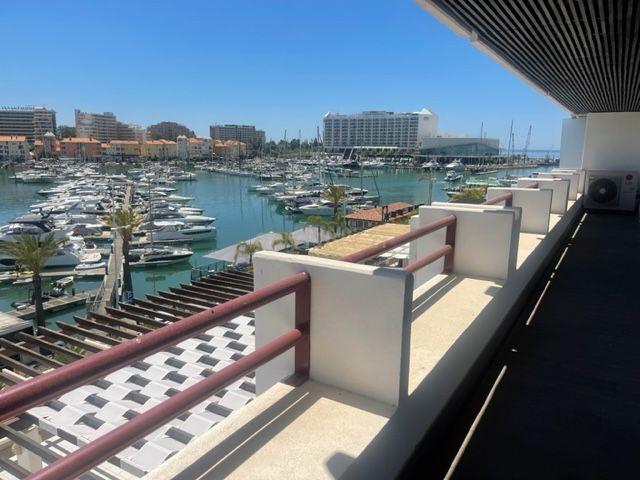 Apartamento com vista deslumbrante sobre a Marina de Vilamoura! - Image 11