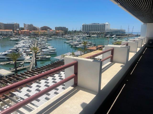 Apartamento com vista deslumbrante sobre a Marina de Vilamoura! - Image 3