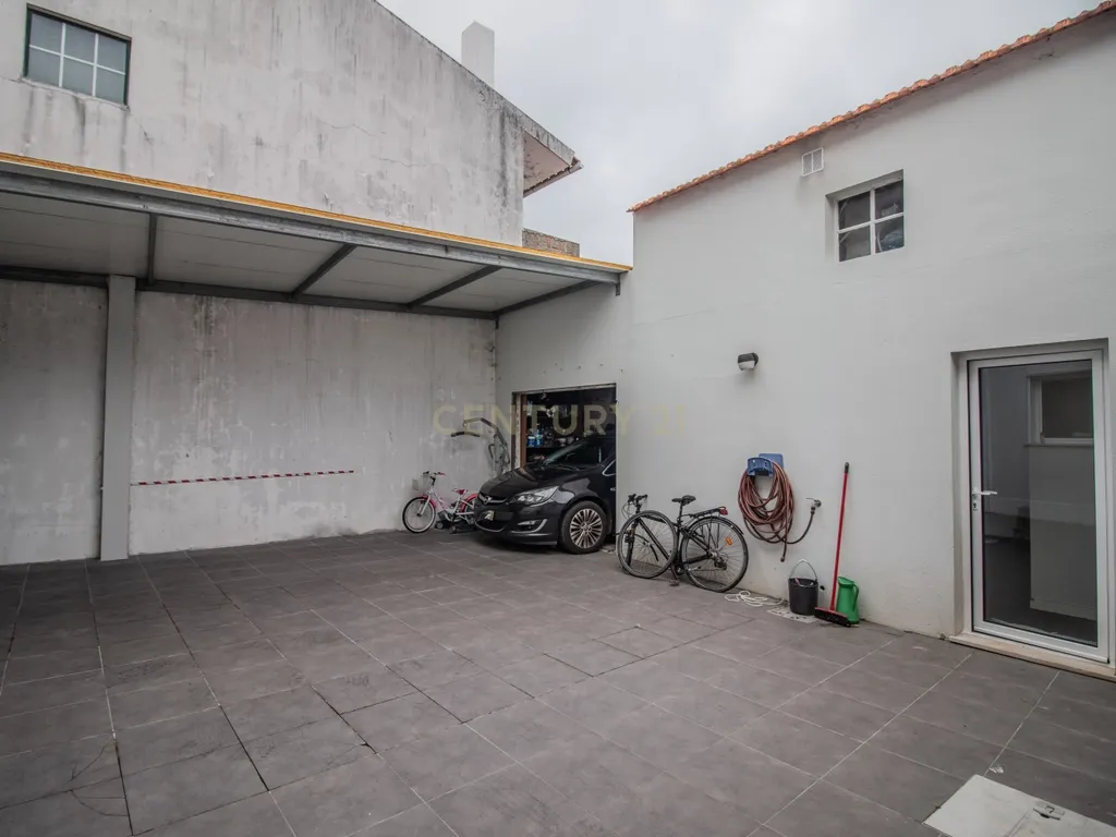 Moradia T8 com piso térreo adaptado, pátio interior, churrasqueira, jardim e horta no Paião, Figueira da Foz - Image 33