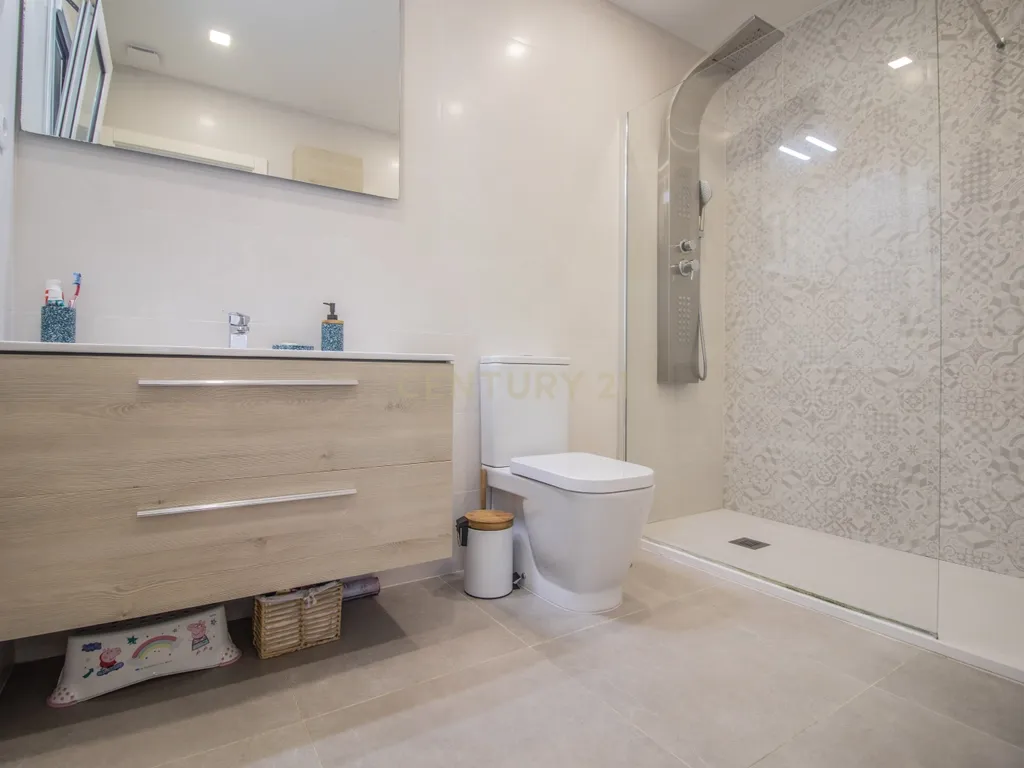 Moradia T8 com piso térreo adaptado, pátio interior, churrasqueira, jardim e horta no Paião, Figueira da Foz - Image 37