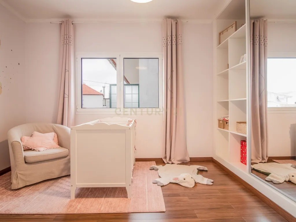 Moradia T8 com piso térreo adaptado, pátio interior, churrasqueira, jardim e horta no Paião, Figueira da Foz - Image 41
