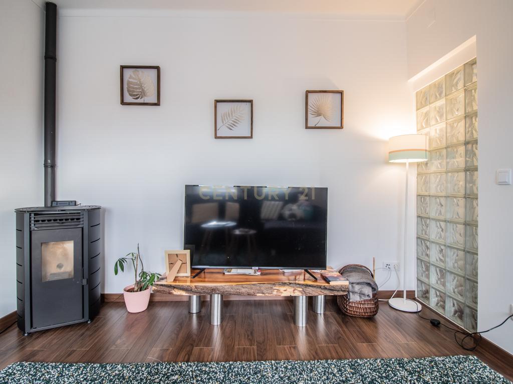 Moradia T8 com piso térreo adaptado, pátio interior, churrasqueira, jardim e horta no Paião, Figueira da Foz - Image 46
