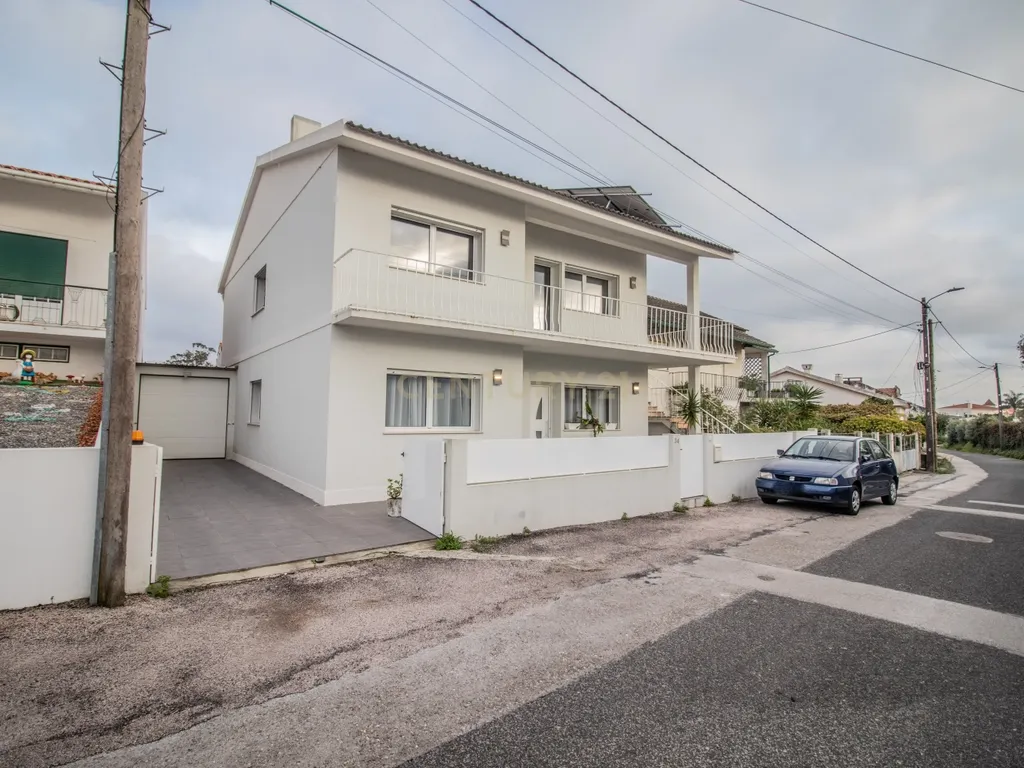 Moradia T8 com piso térreo adaptado, pátio interior, churrasqueira, jardim e horta no Paião, Figueira da Foz - Image 48