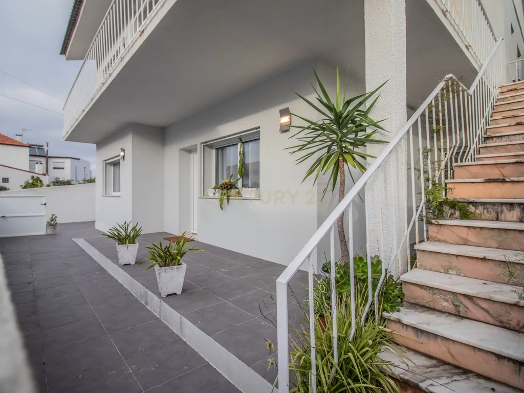 Moradia T8 com piso térreo adaptado, pátio interior, churrasqueira, jardim e horta no Paião, Figueira da Foz - Image 49