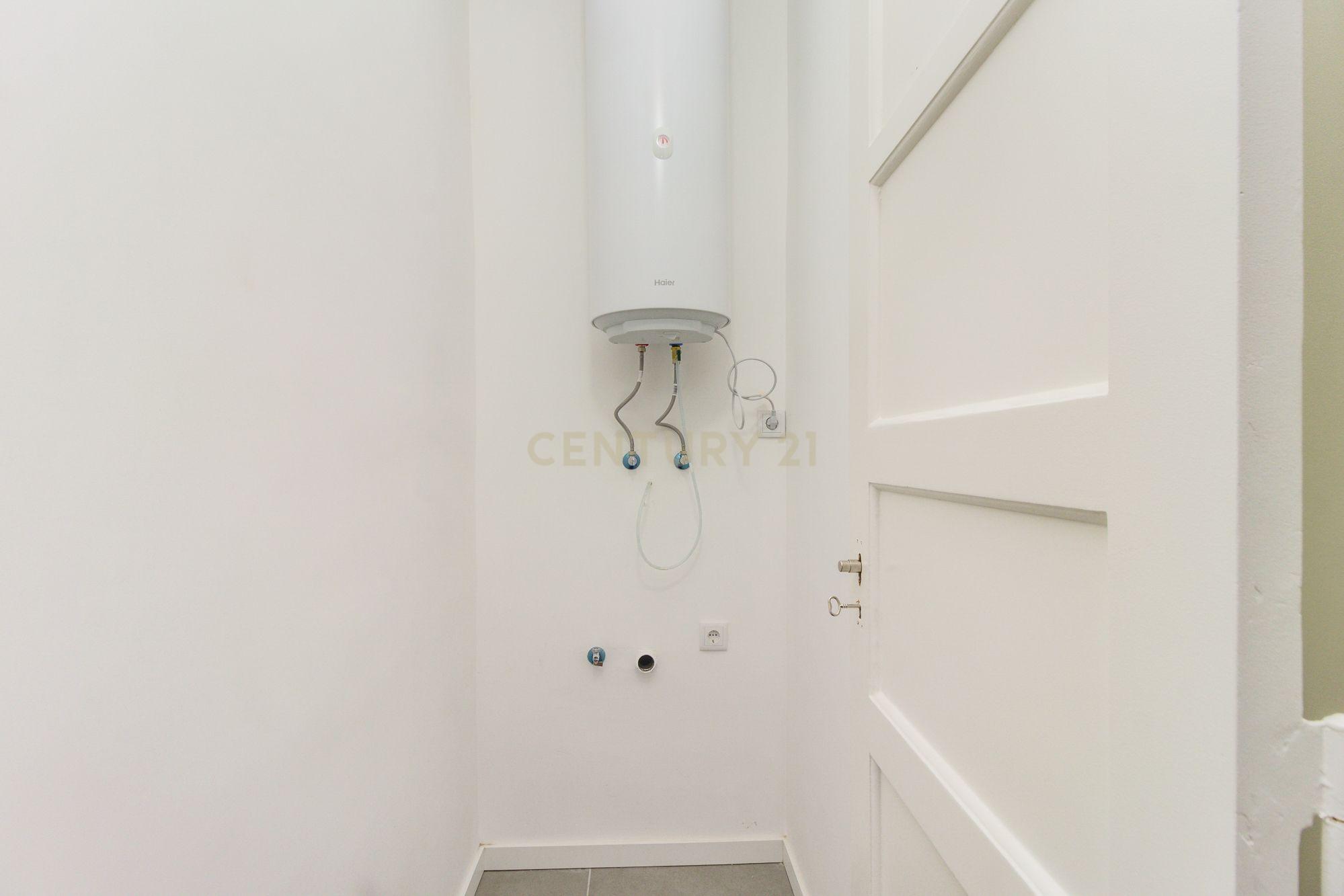 Prédio em Santa Iria de Azóia com 4 apartamentos, 2 T2 e 2 T1. Ótimo investimento! - Image 7
