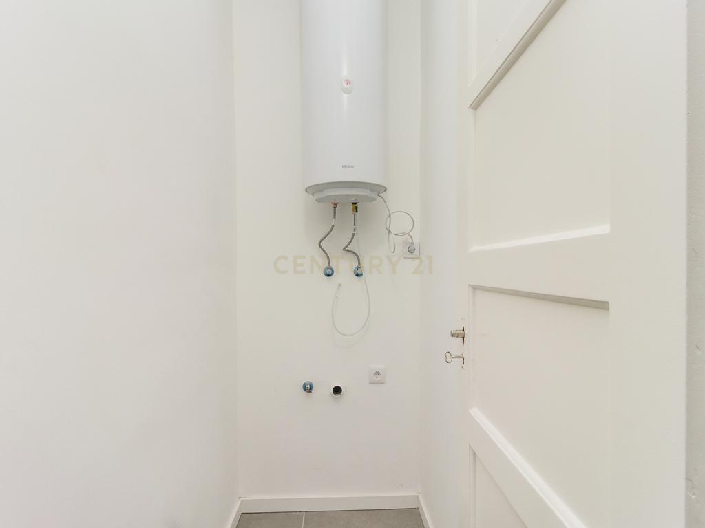 Prédio em Santa Iria de Azóia com 4 apartamentos, 2 T2 e 2 T1. Ótimo investimento! - Image 7