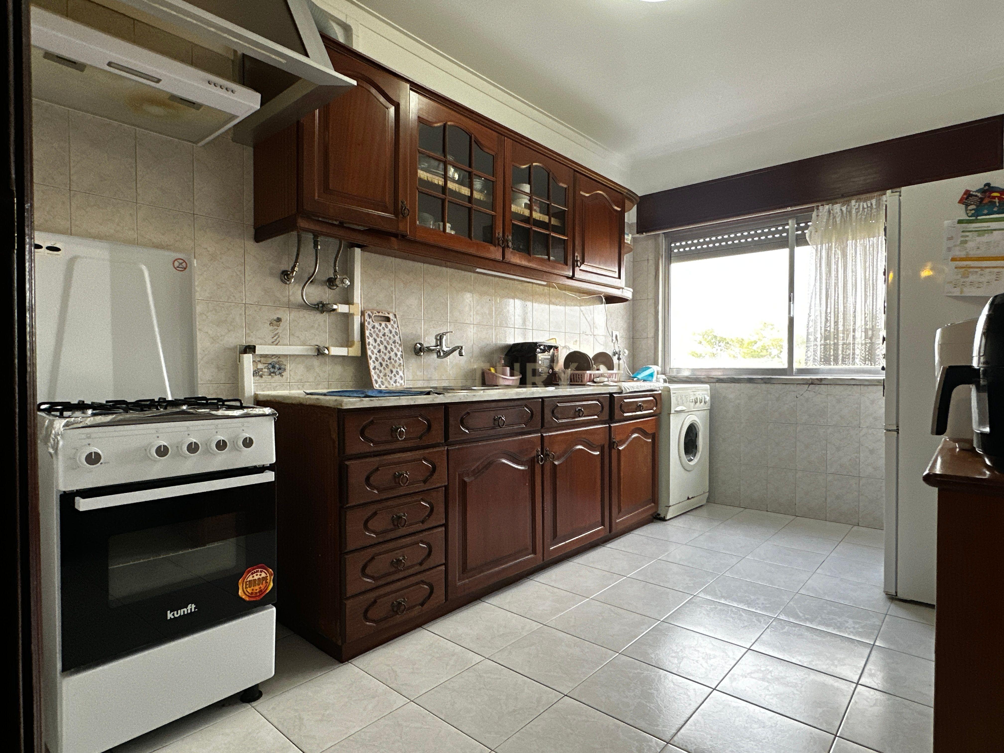 Apartamento T2 - Cidade Desportiva, Massamá ARRENDADO - Image 3