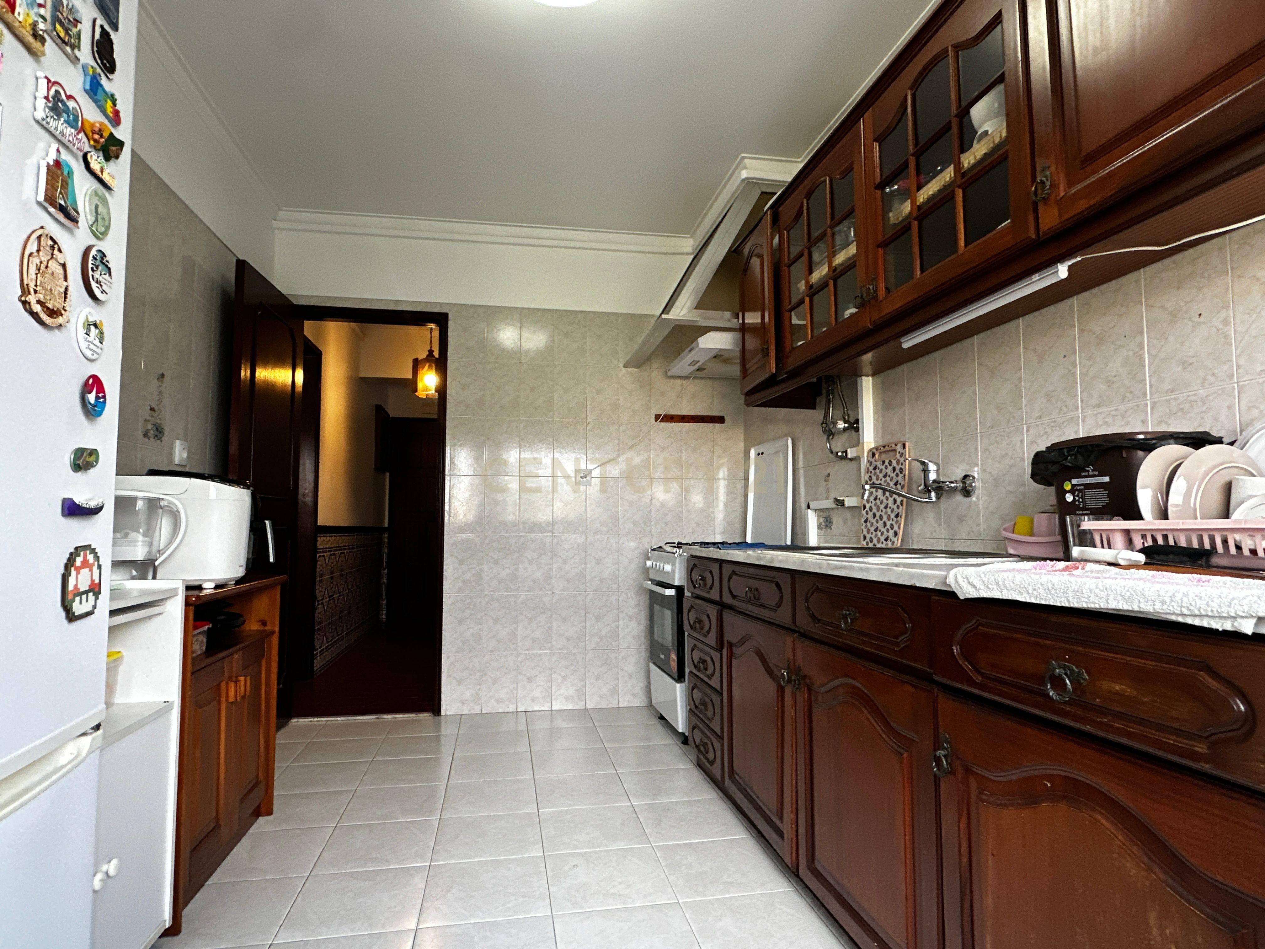 Apartamento T2 - Cidade Desportiva, Massamá ARRENDADO - Image 5