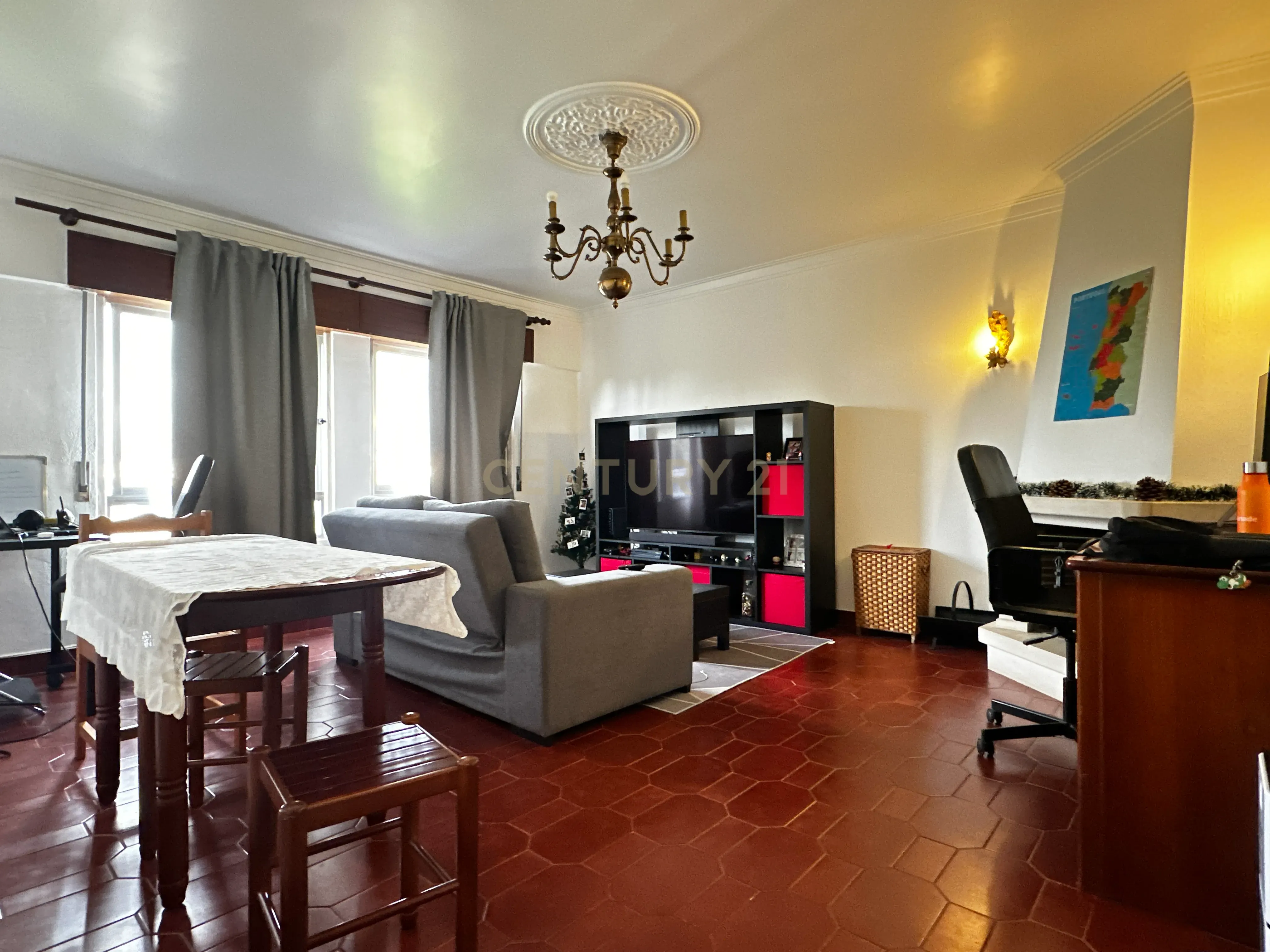 Apartamento T2 - Cidade Desportiva, Massamá ARRENDADO - Image 1