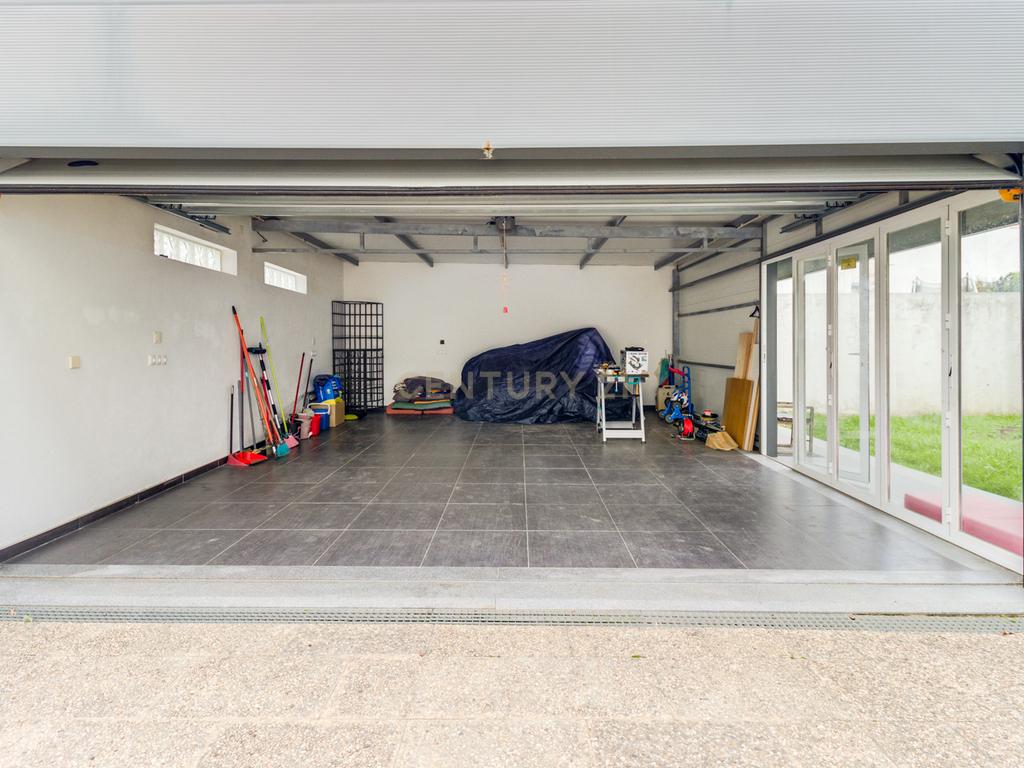 Moradia unifamiliar T6 com jardim e garagem - Image 46